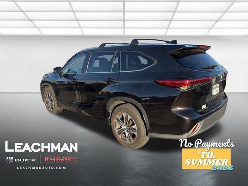 Used 2020 Toyota Highlander XLE image 7