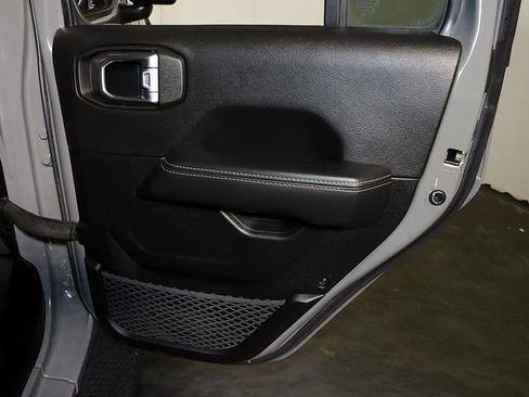 Used 2023 Jeep Wrangler Unlimited Sahara AWD/4WD image 34