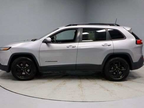 Used 2016 Jeep Cherokee Latitude w/ Comfort/Convenience Group AWD/4WD image 8