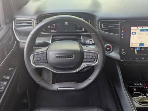 Used 2023 Jeep Wagoneer L Series II image 27