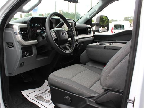 Used 2025 Ford F250 XL w/ FX4 Off-Road Package AWD/4WD image 24