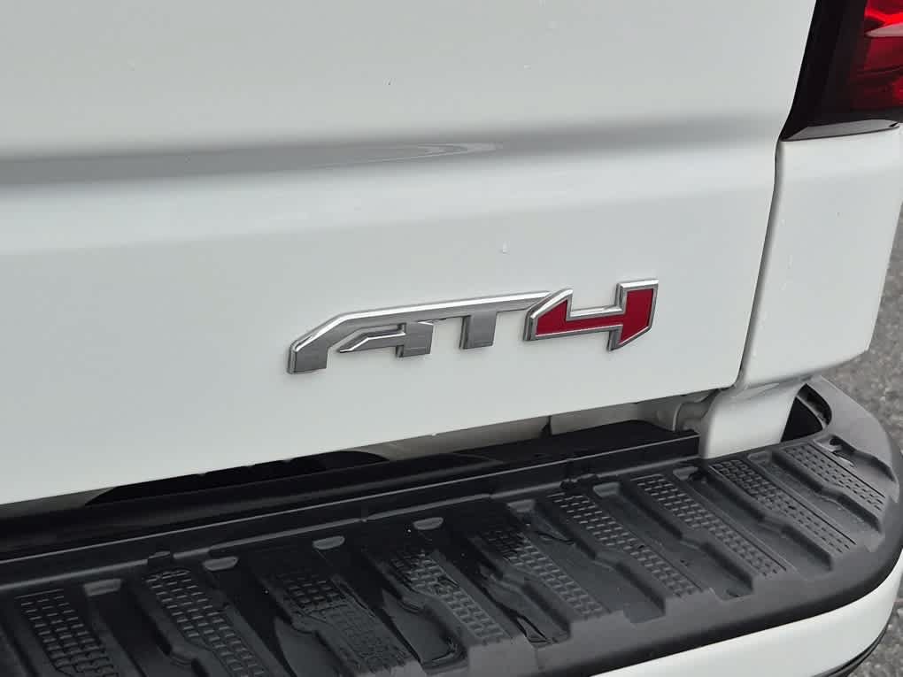 Used 2023 GMC Sierra 1500 AT4 w/ Technology Package AWD/4WD image 27