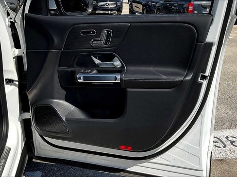 Certified 2025 Mercedes-Benz GLB 250 image 19