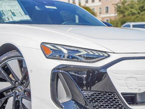 New 2026 Audi S e-tron GT Prestige image 3