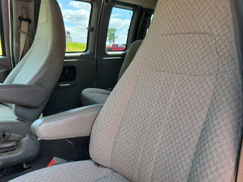 Used 2019 Chevrolet Express 3500 LT w/ LT Preferred Equipment Group image 5