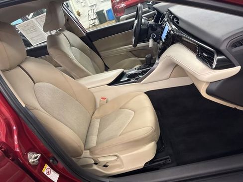 Used 2019 Toyota Camry LE FWD image 26