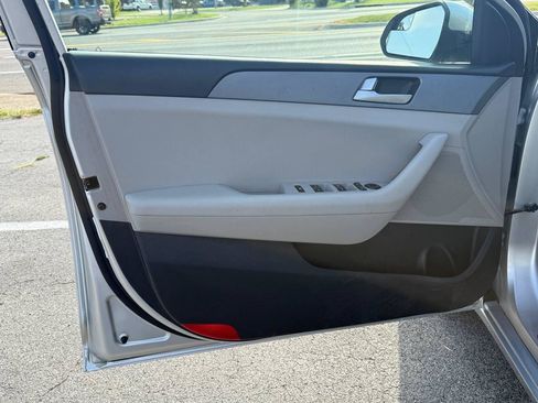 Used 2017 Hyundai Sonata SE FWD image 13
