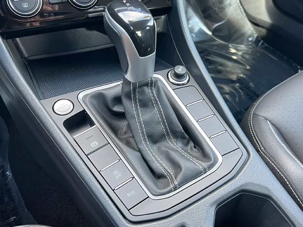 Used 2023 Volkswagen Jetta SE FWD image 25