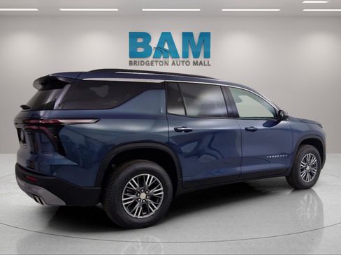 New 2026 Chevrolet Traverse LT w/ Driver Confidence Package image 7