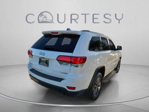 Used 2020 Jeep Grand Cherokee Laredo w/ 18" Wheel & 8.4" Radio Group AWD/4WD image 3