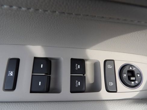 Used 2016 Hyundai Sonata Limited FWD image 12