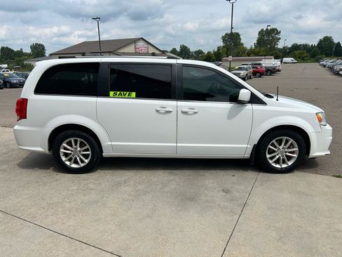 Used 2018 Dodge Grand Caravan SXT FWD image 4