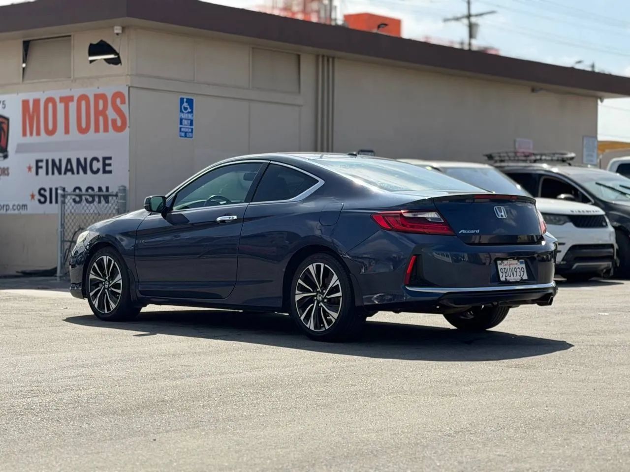 Used 2017 Honda Accord EX-L image 9