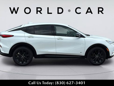 Used 2025 Buick Envista Sport Touring w/ Convenience I Package FWD image 32