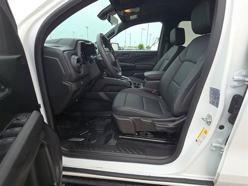 Used 2024 Chevrolet Colorado Trail Boss w/ Advanced Trailering Package AWD/4WD image 13