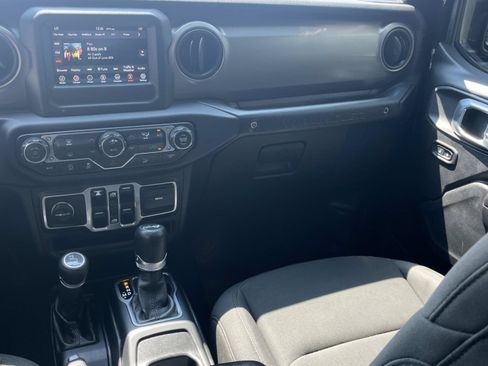 Used 2018 Jeep Wrangler Unlimited Sport S AWD/4WD image 10