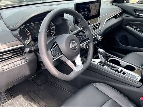 Used 2025 Nissan Altima 2.5 SL AWD/4WD image 16