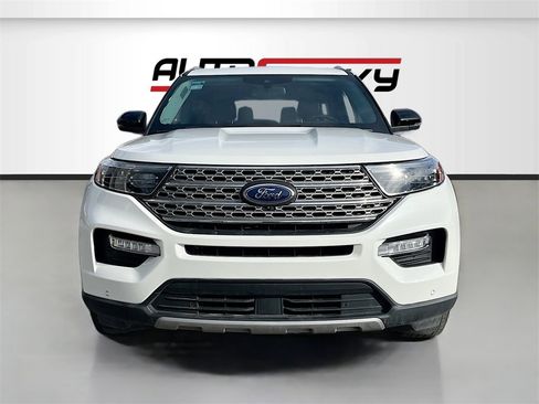 Used 2022 Ford Explorer Limited w/ Equipment Group 301A image 2
