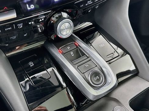 Used 2023 Acura MDX SH-AWD w/ Technology Package image 17