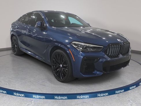 Certified 2022 BMW X6 xDrive40i w/ M Sport Package AWD/4WD image 4