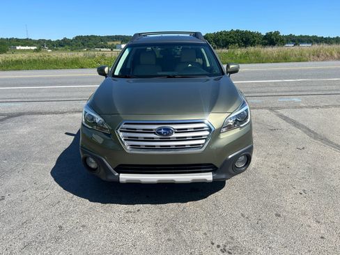 Used 2016 Subaru Outback 2.5i Limited AWD/4WD image 4