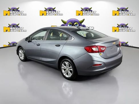 Used 2019 Chevrolet Cruze LT FWD image 7