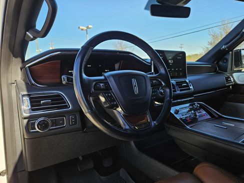 Used 2020 Lincoln Navigator Reserve w/ Luxury Package image 12