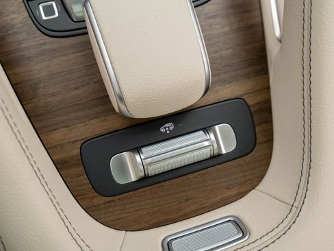 New 2026 Mercedes-Benz GLS 450 4MATIC image 26