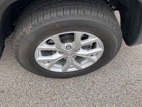 Used 2024 Jeep Grand Cherokee Limited image 11