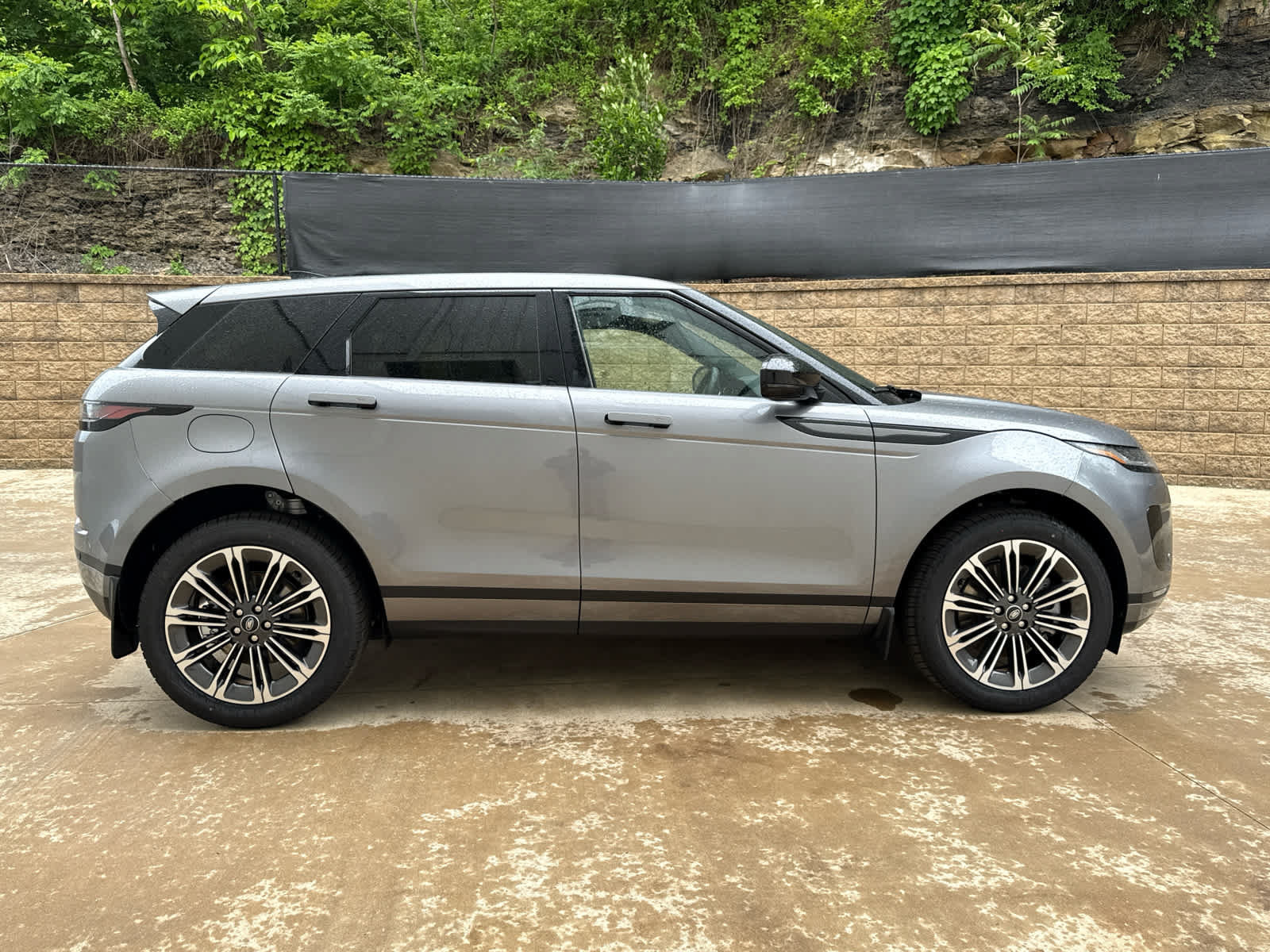 Used 2026 Land Rover Range Rover Evoque S AWD/4WD image 7