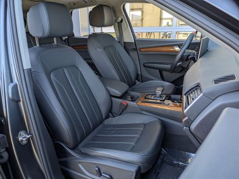 Used 2023 Audi Q5 2.0T Premium w/ Convenience Package image 28