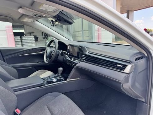 Used 2025 Toyota Camry LE FWD image 21