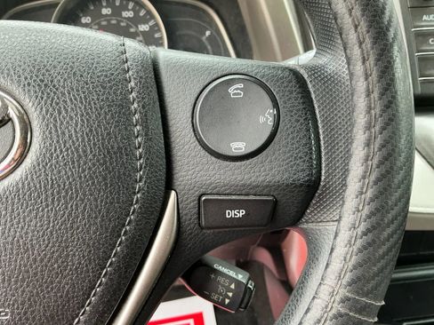 Used 2015 Toyota RAV4 LE image 28