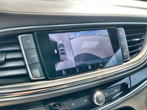 Used 2024 Buick Enclave Premium AWD/4WD image 25