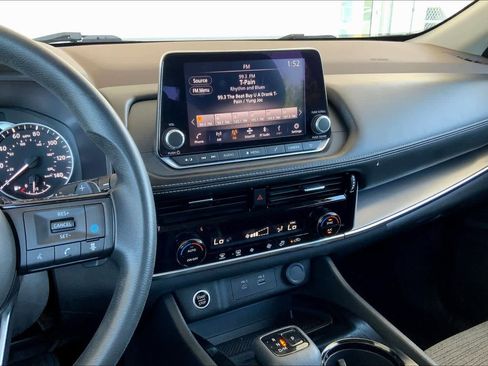 Used 2022 Nissan Rogue SV AWD/4WD image 7