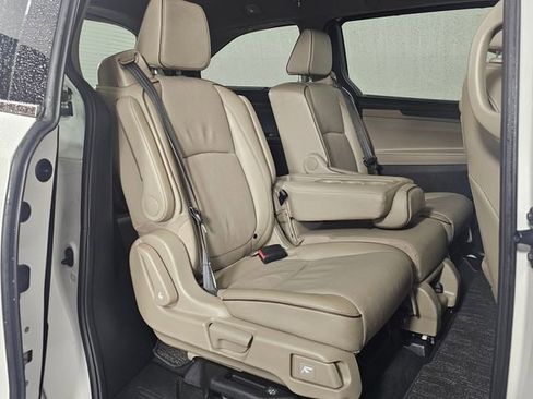 Used 2023 Honda Odyssey Elite image 17
