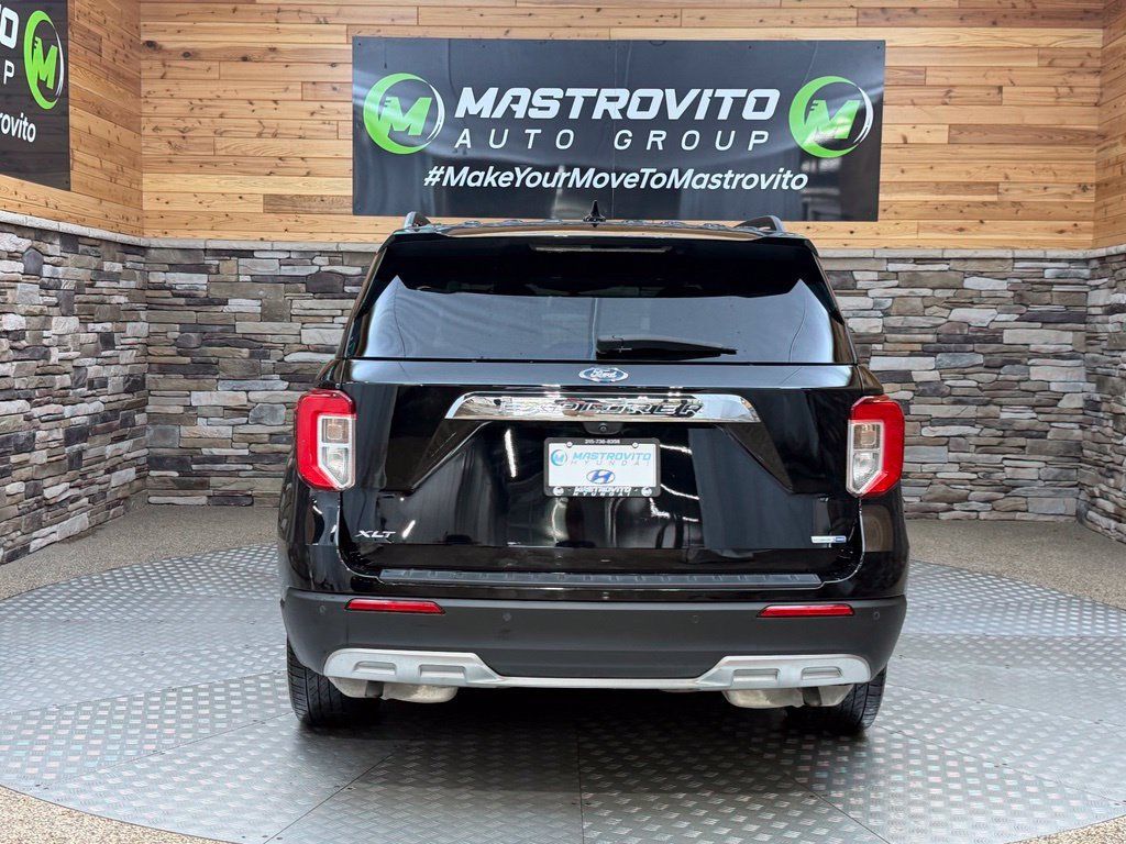 Used 2020 Ford Explorer XLT w/ Equipment Group 202A AWD/4WD image 20