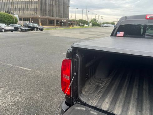 Used 2021 Chevrolet Colorado Z71 AWD/4WD image 9