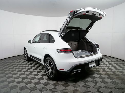 New 2026 Porsche Macan image 34