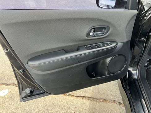 Used 2021 Honda HR-V Sport image 12