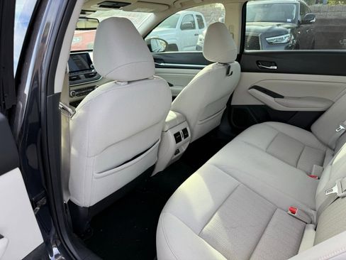 Certified 2019 Nissan Altima 2.5 SV image 11