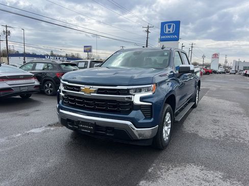 Used 2024 Chevrolet Silverado 1500 LT AWD/4WD image 1
