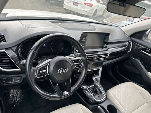 Used 2021 Kia Seltos EX image 28