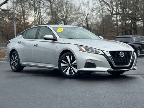Used 2022 Nissan Altima 2.5 SV image 2