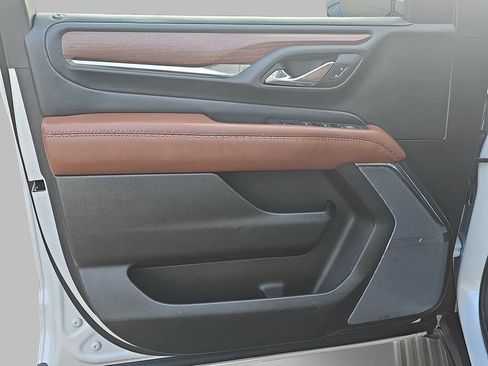 Used 2023 GMC Yukon XL Denali Ultimate w/ LPO, Floor Liner Package AWD/4WD image 33
