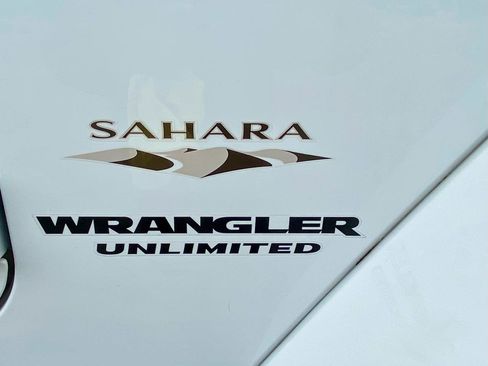 Used 2017 Jeep Wrangler Unlimited Sahara AWD/4WD image 44