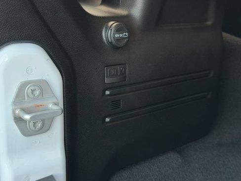 Used 2023 Jeep Wrangler Unlimited Sahara AWD/4WD image 31