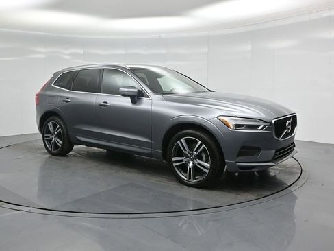 Used 2020 Volvo XC60 T5 Momentum w/ Protection Package Premier image 28