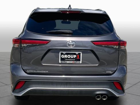 Used 2021 Toyota Highlander XSE FWD image 5