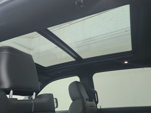 New 2026 RAM 1500 Laramie AWD/4WD image 31